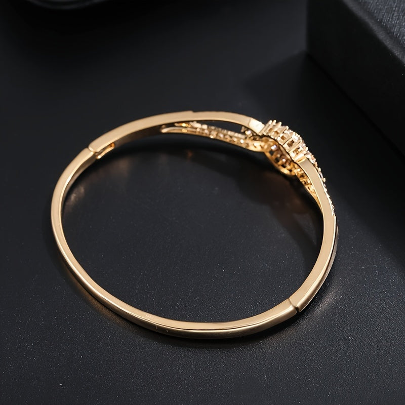 [Trendy Zirconia Bracelet Luxury Design] Elegant And Sophisticated Zirconia Bracelet With A Trendy And Minimalist Design, Exuding A Sense Of Luxury And Fashion.